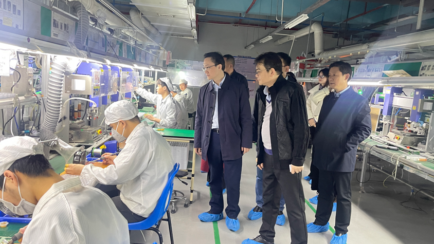 刘平深入企业走访调研 现场办公破解发展难题