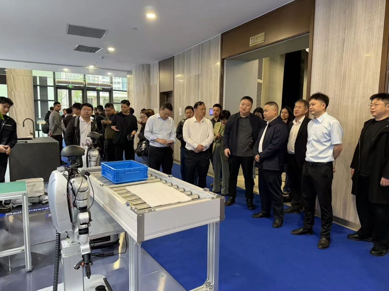 精准招商 聚力打造机器人产业高地——宋光鑫率队赴深杭沪开展人形机器人专题招商考察