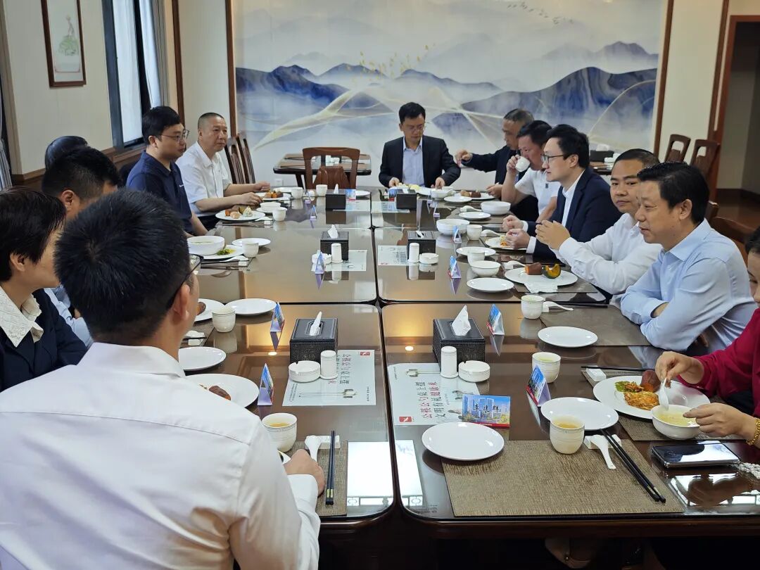 食堂里的“急诊”与“开方”  衡阳高新区第二场“早餐会”如期举办