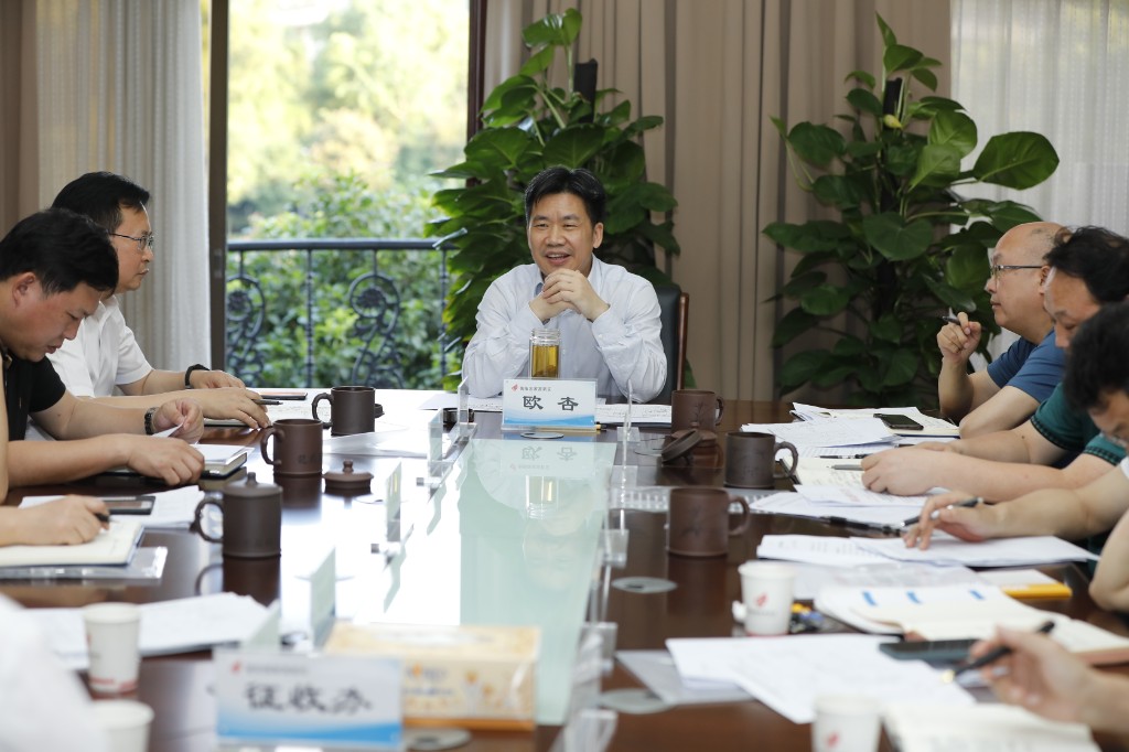 欧杏以人民为中心同步推进征拆和安置工作